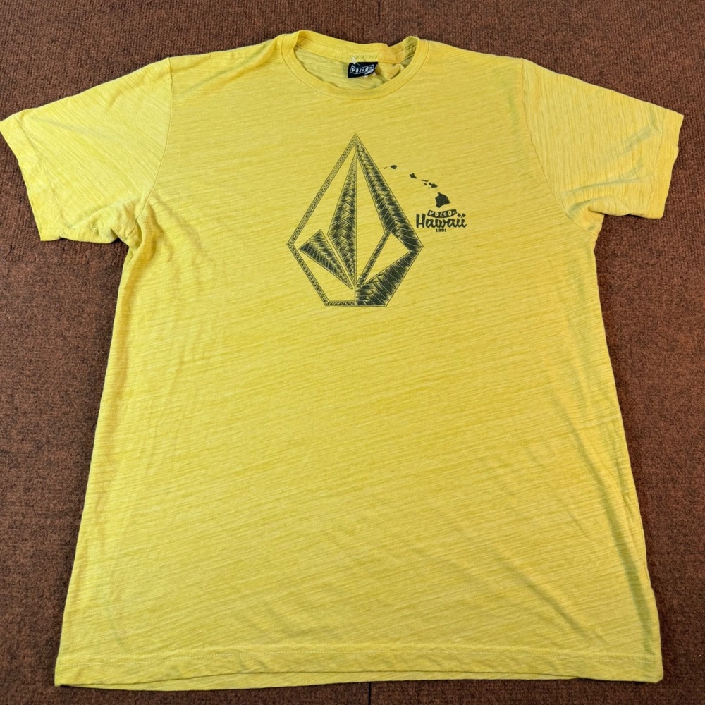 Volcom Hawaii Graphic T Shirt Mens XL Yellow Slub Knit Stone Logo Short Sleeve